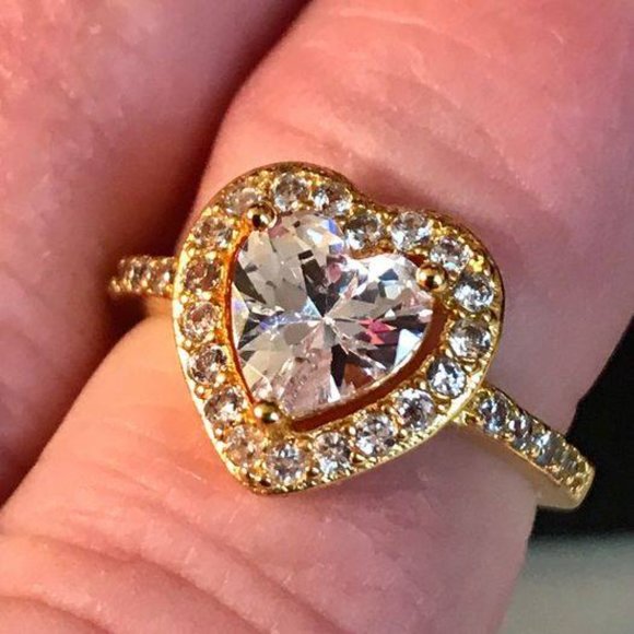 Size 6 - Gorgeous 2CT Heart Cut Diamonique Halo Gold Plated Ring - Picture 10 of 10